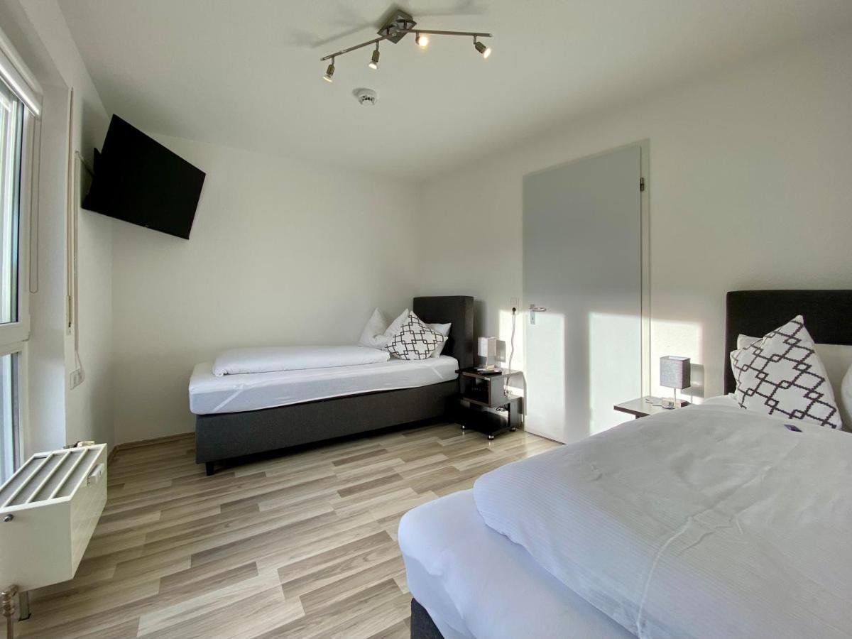 3 Zimmer Apartment In S-Bahn Naehe, 76 Qm, Max 5 Pers, 30Qm Dachterasse, Garage, Internet 1000 Mbit Gaertringen Екстер'єр фото