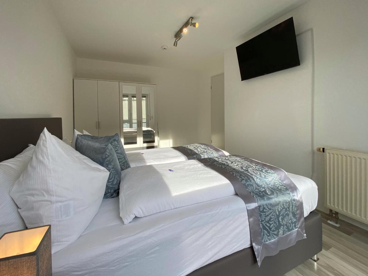 3 Zimmer Apartment In S-Bahn Naehe, 76 Qm, Max 5 Pers, 30Qm Dachterasse, Garage, Internet 1000 Mbit Gaertringen Екстер'єр фото