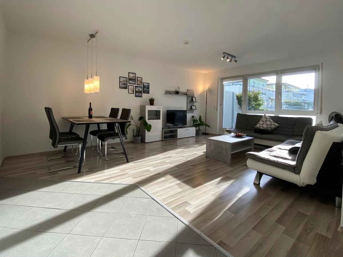 3 Zimmer Apartment In S-Bahn Naehe, 76 Qm, Max 5 Pers, 30Qm Dachterasse, Garage, Internet 1000 Mbit Gaertringen Екстер'єр фото
